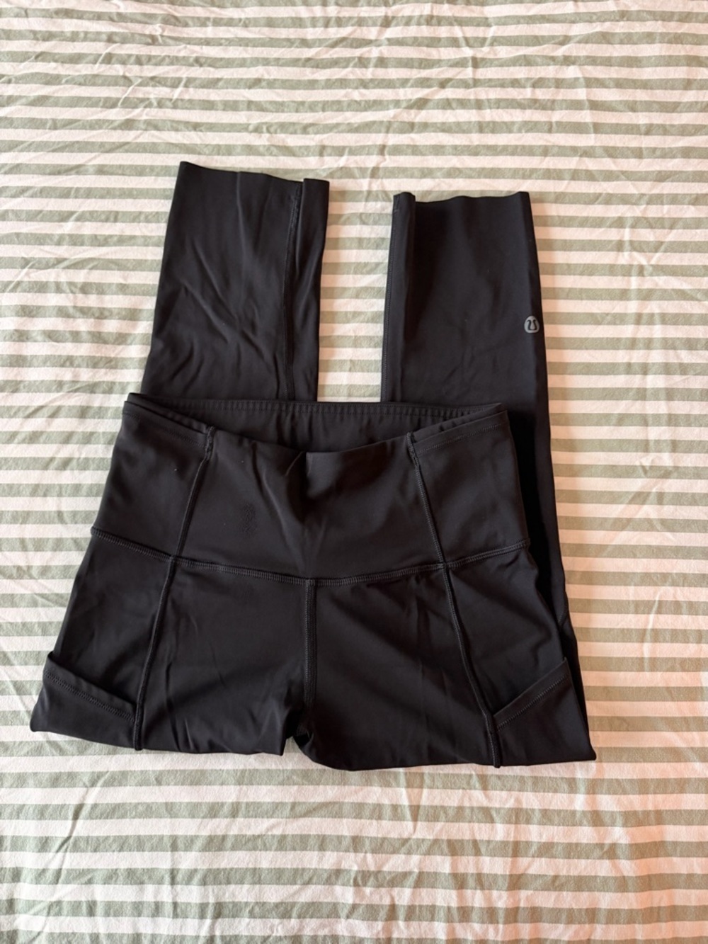 lululemon athletica Black Cropped High-Waist Leggings with Side Panels - Picture 5 of 6